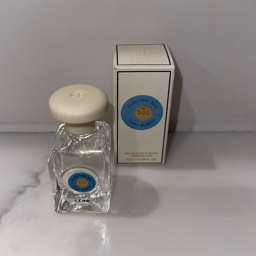 New Tory Burch Electric Sky Eau de parfum mini - Picture 3 of 4